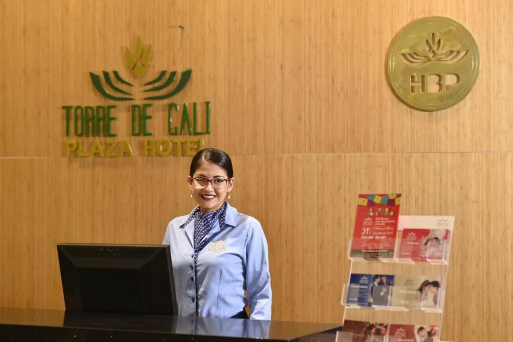 Recepción del Torre de Cali Plaza Hotel
